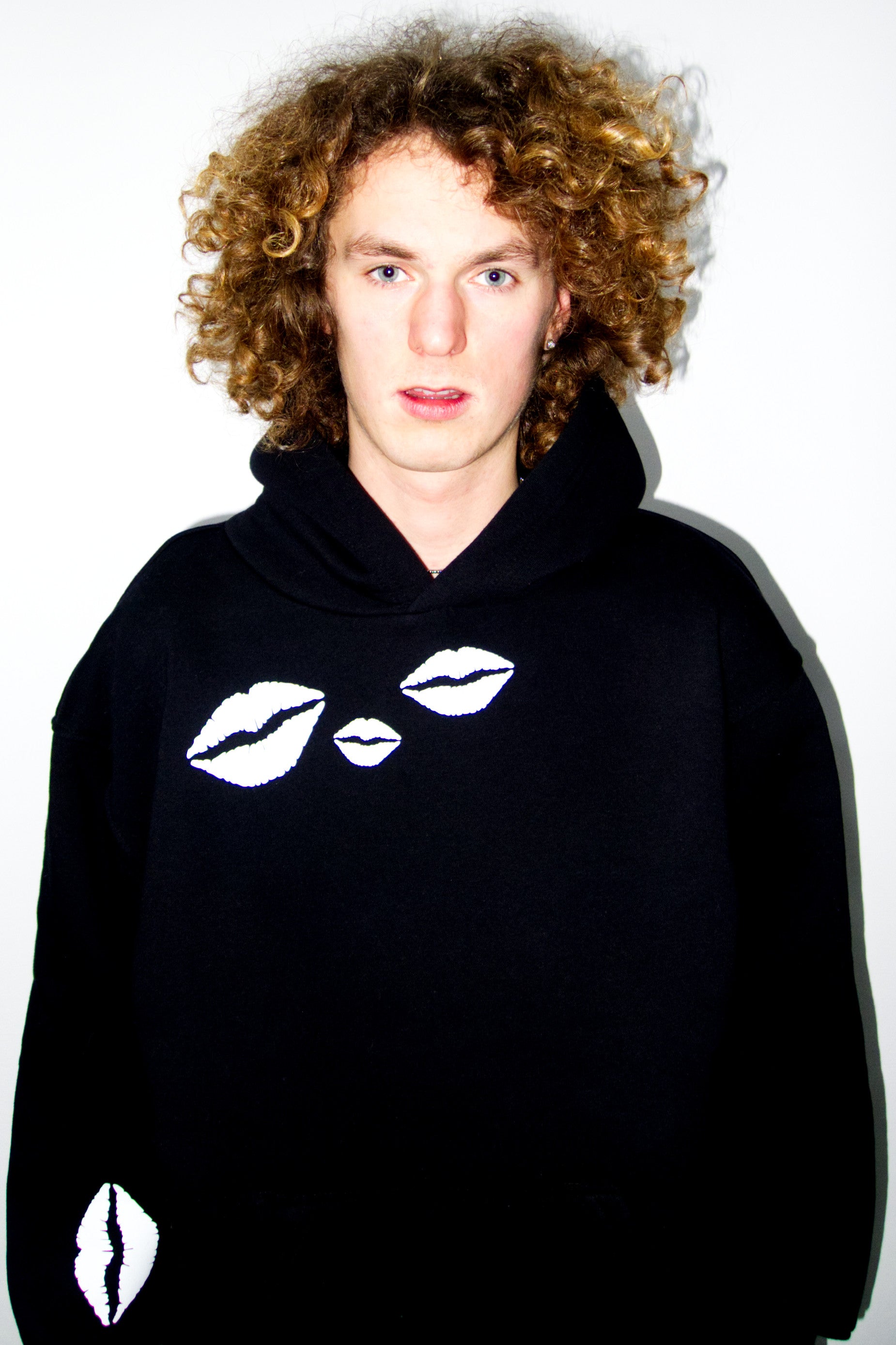 BLUZA Z KAPTUREM INDEX MARKET KISS HOODIE