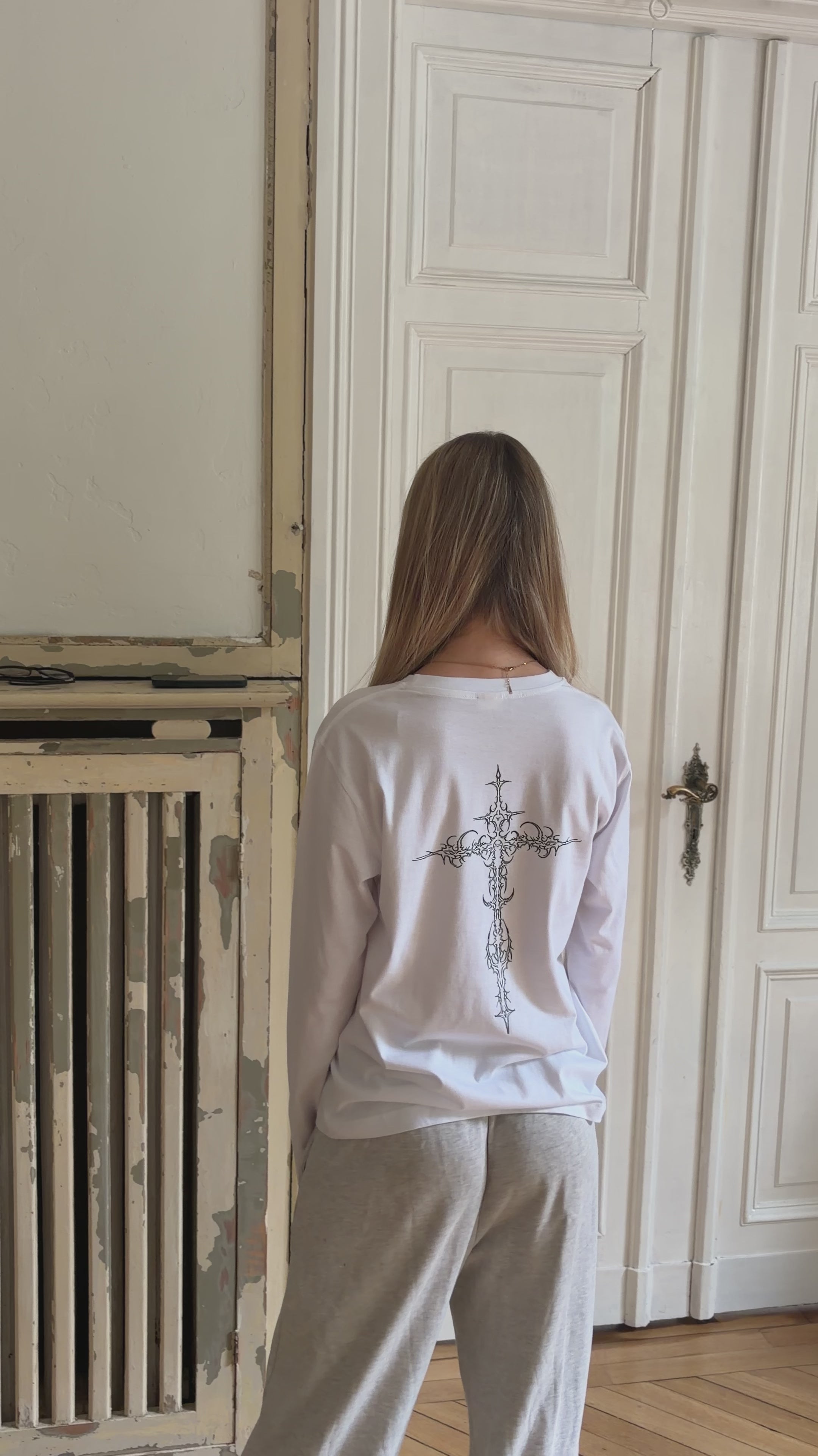 LONGSLEEVE CROSS BACK